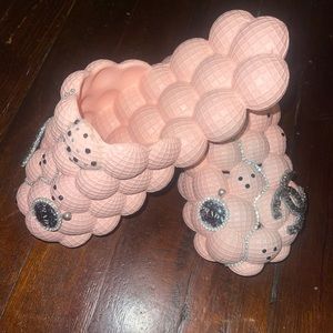 Women’s size 8 Bubble slides